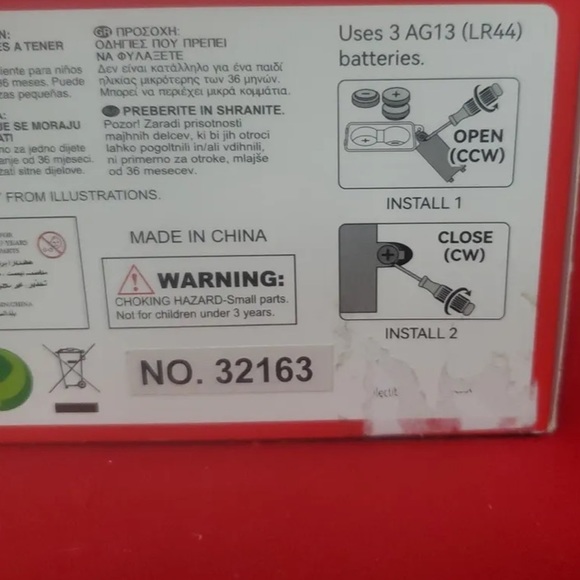 ⭐️🌴 Ferrari JIAYE Model Car 1:32 Pull Back with Sound Light Diecast Metal Body - Picture 8 of 8